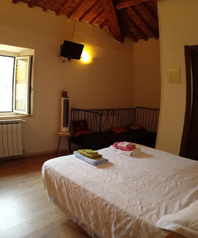 Locanda Del Sole Nero San Terenzo Szoba fotó
